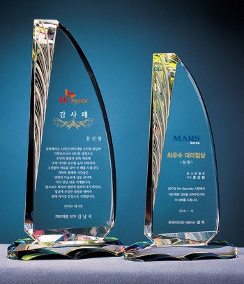 화이트+칼라다이 크리스탈상패